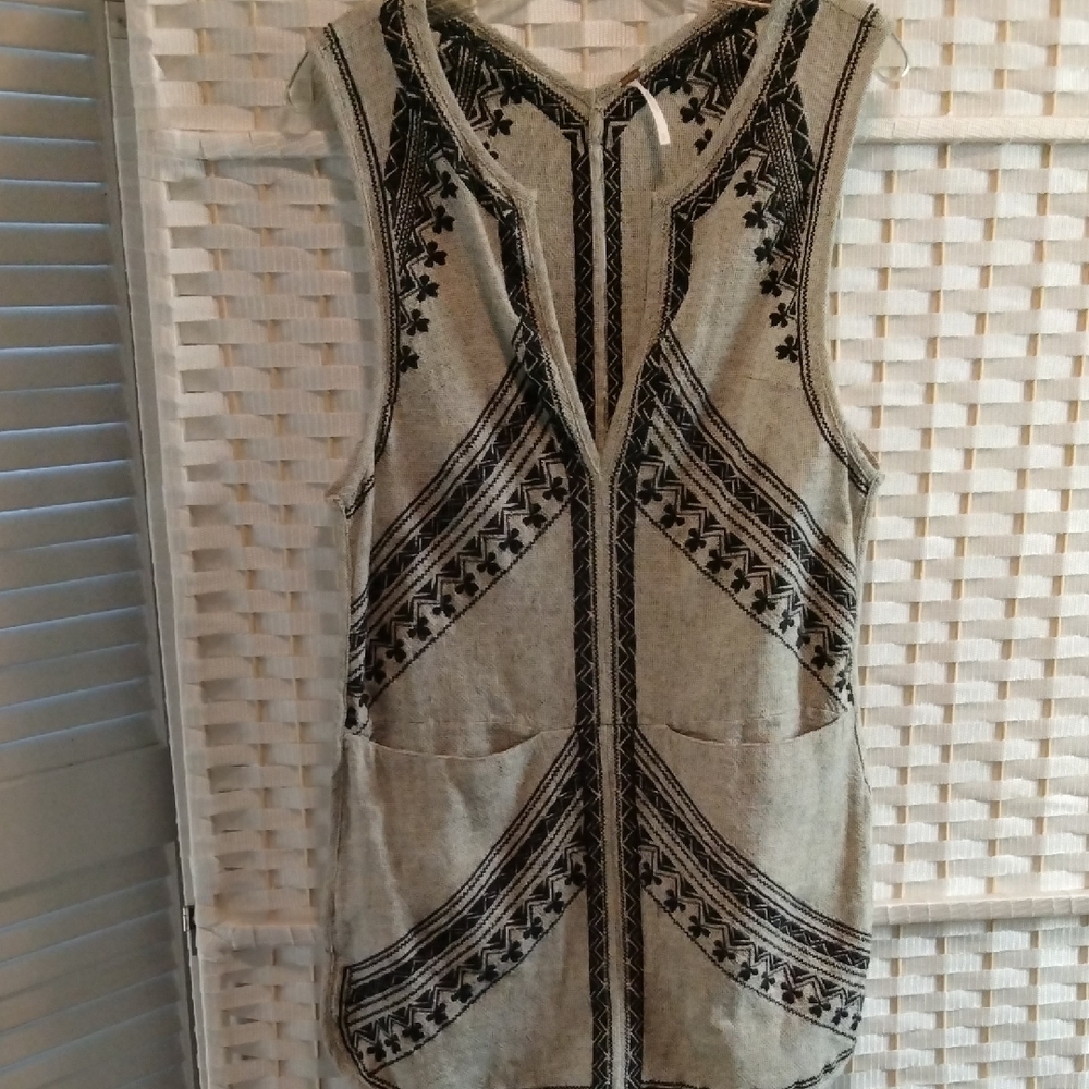 Free People Sleeveless off white and Black Patterned short dress